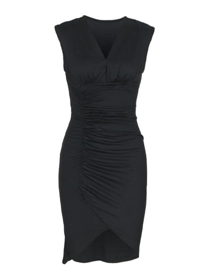 New sleeveless black slim fit dress